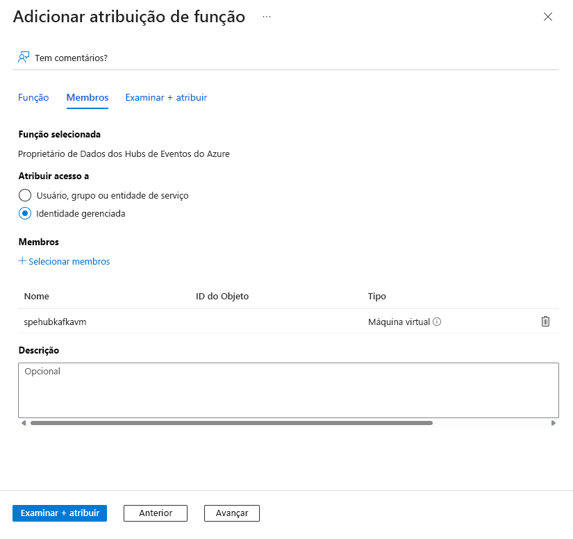 Captura de tela que mostra a página Adicionar atribuição de função com a função atribuída à identidade gerenciada da VM.