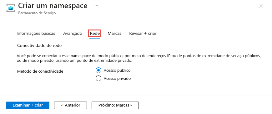 Captura de tela mostrando a página Rede do Assistente de criação do namespace com a opção Acesso público selecionada.