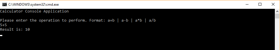 Captura de ecrã de uma janela de comandos a executar a aplicação Calculadora. Mostra que o resultado de 5 + 5 é 10.