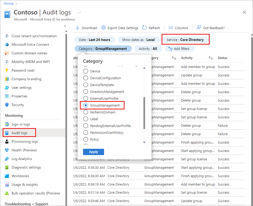 Captura de tela dos logs de auditoria do Microsoft Entra com as opções de filtro do Diretório Principal e do GroupManagement realçadas.