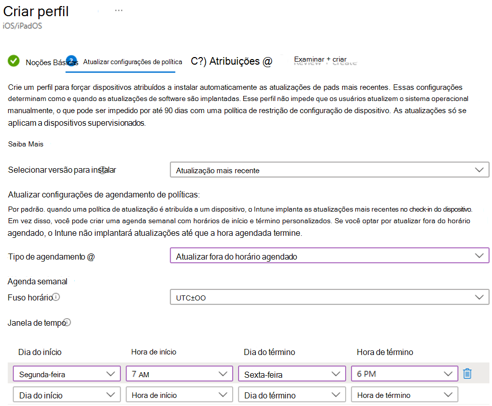 Captura de ecrã que mostra a instalação das definições de atualização de software da versão mais recente e fora da hora agendada para dispositivos iOS/iPadOS no centro de administração do Microsoft Intune.