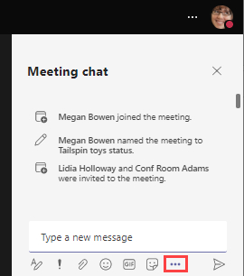 Captura de tela do painel de chat no Teams com o ícone Extensões de mensagens realçado.