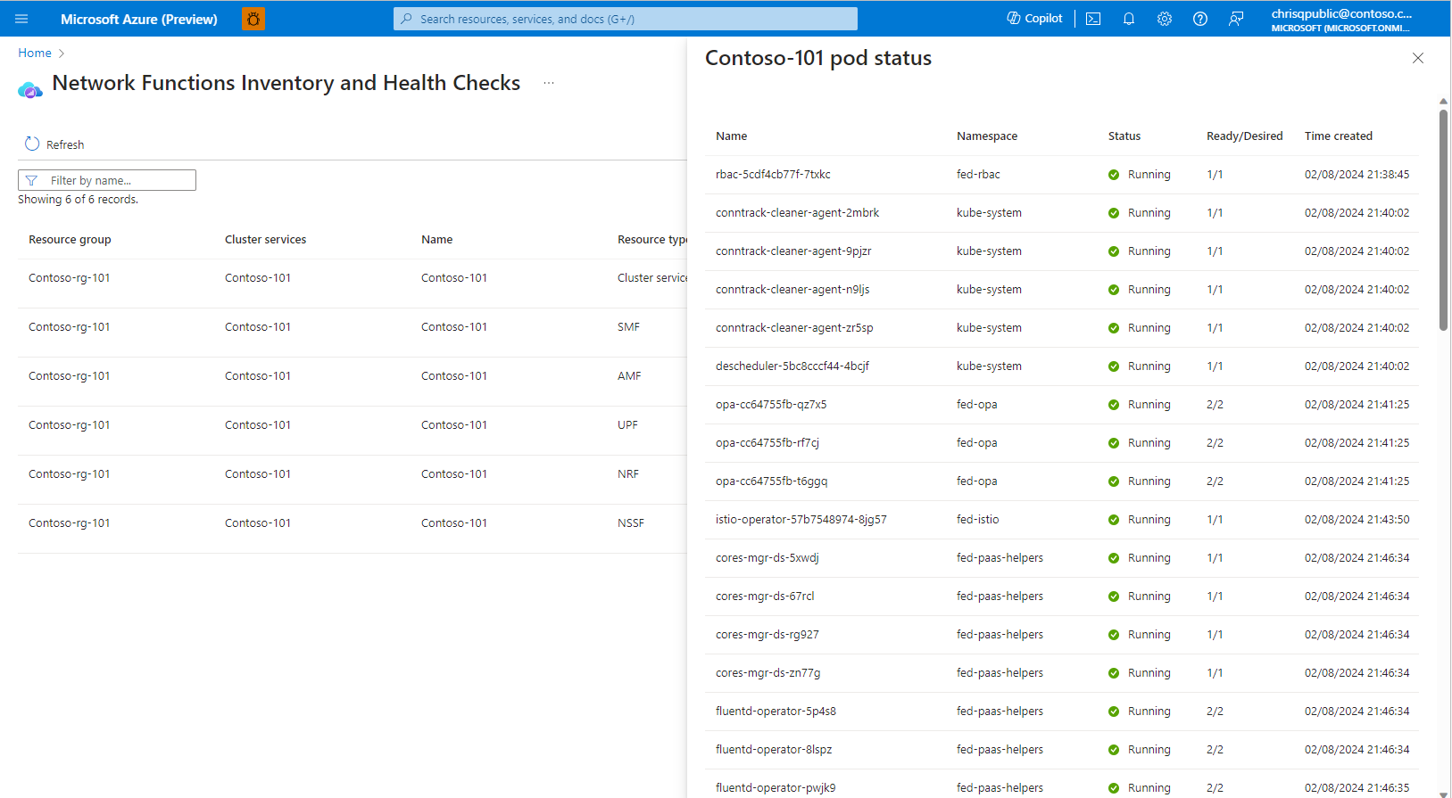 captura de tela exibindo a checagem de integridade do Azure Operator 5G Core e o inventário de funções de rede. Um detalhe mostra o status operacional dos pods em um cluster.