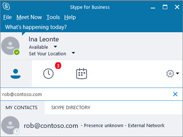 Para localizar um utilizador numa empresa federada, tem de procurar o respetivo endereço de e-mail (normalmente, este também é o nome de início de sessão).