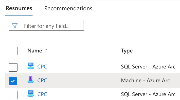 Captura de tela de uma lista de recursos habilitados para Azure Arc no portal.