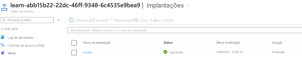 Captura de tela da interface do portal do Azure para as implantações com a implantação em questão listada e um status de êxito.