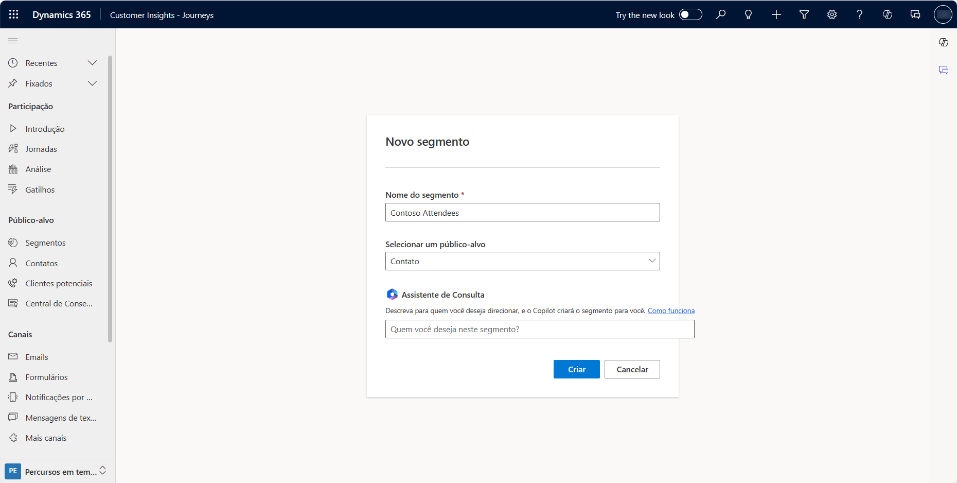 Captura de tela da criação de um segmento de marketing usando o Assistente de Consulta do Copilot.