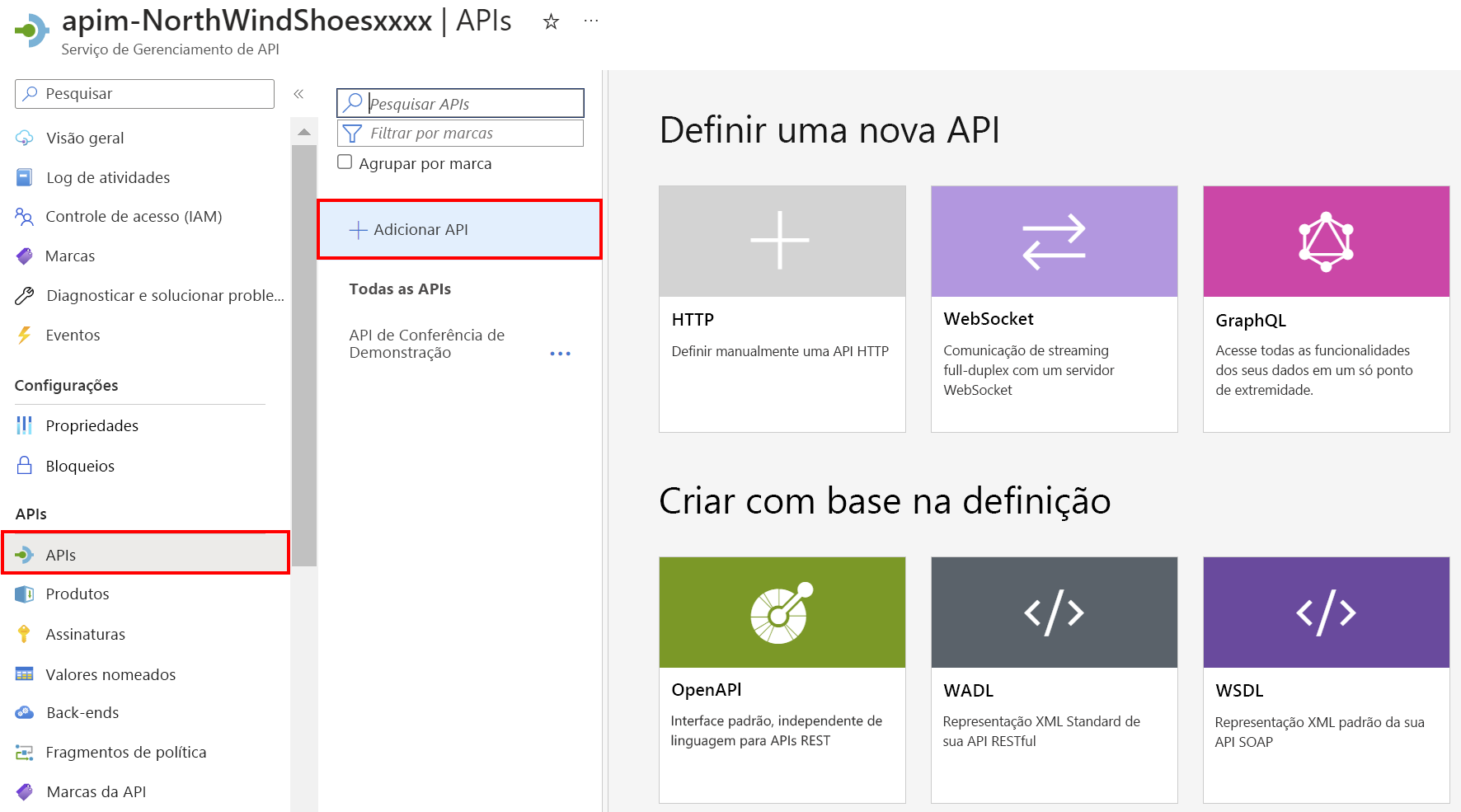 Captura de tela de portal do Azure mostrando o serviço de Gerenciamento de API com a seção APIs realçada e selecionada.