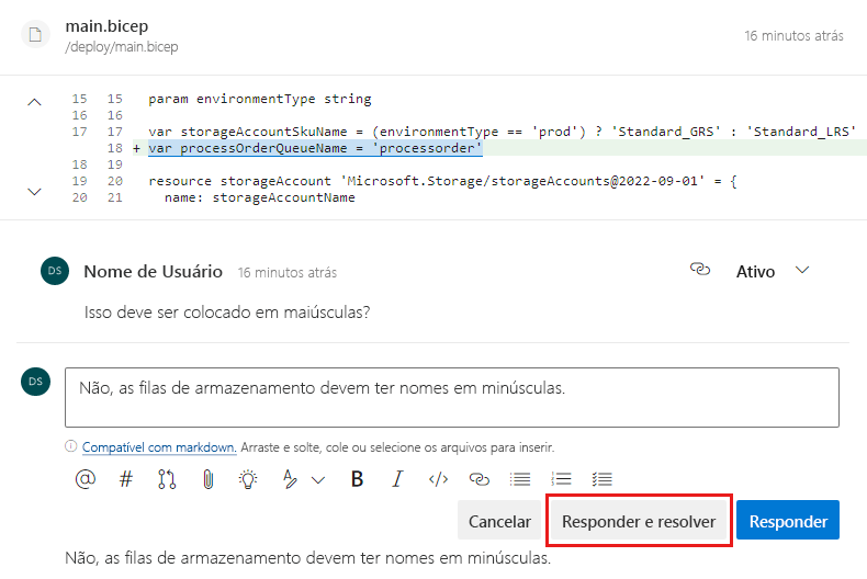 Captura de tela do Azure DevOps que mostra a resposta a um comentário, com o botão para responder e resolver realçado.