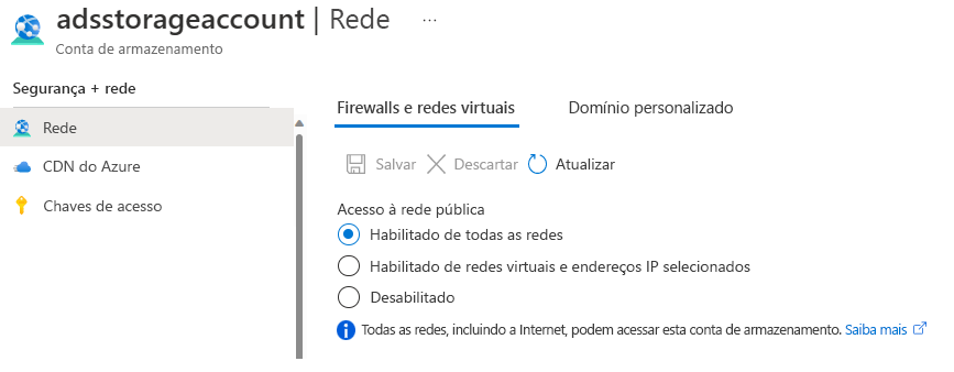 Captura de tela das configurações de redes virtuais e do Firewall da Conta de Armazenamento no portal do Azure. Uma rede virtual é selecionada e o firewall tem um intervalo de endereços IP.