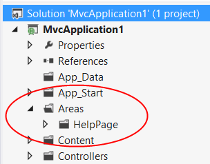 Captura de tela das opções de menu do modelo de projeto web AP I, circulando as pastas da área e da página de ajuda.