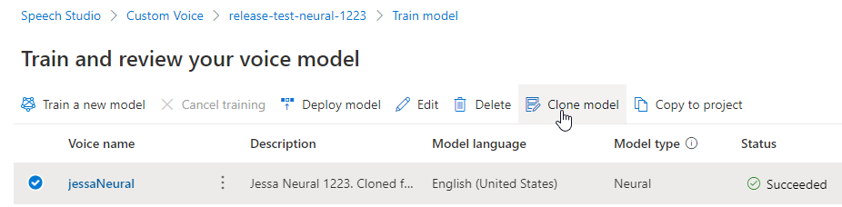 Captura de ecrã a mostrar a seleção do botão Clonar modelo.