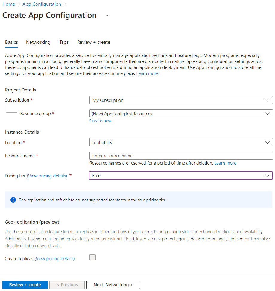 Captura de ecrã do portal do Azure que mostra o separador básico da criação para com o escalão gratuito selecionado.