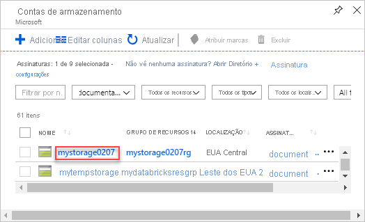 Captura de ecrã do portal do Azure com uma conta de armazenamento denominada mystorage0207 realçada.