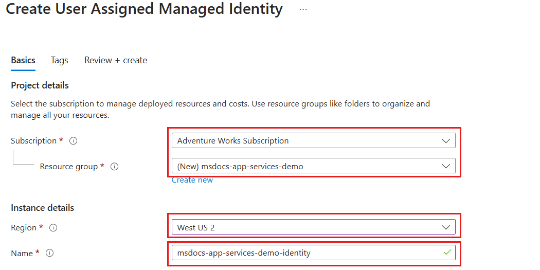 Captura de ecrã do painel 'Básicos' de criação de recursos de identidade geridos.