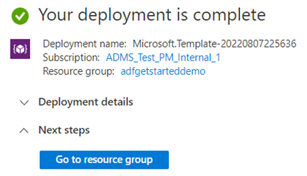 Uma captura de tela da página de implantação concluída no portal do Azure após a implantação bem-sucedida do modelo.