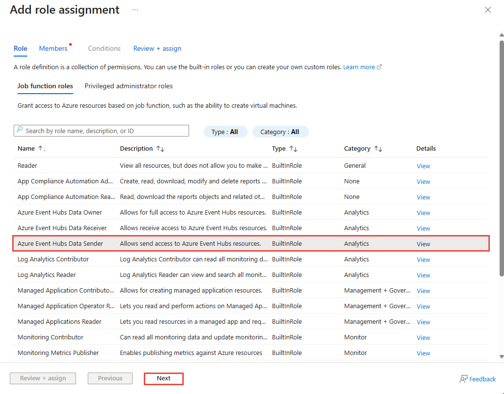 Captura de tela que mostra a página Adicionar atribuição de função com o Remetente de Dados dos Hubs de Eventos do Azure selecionado.