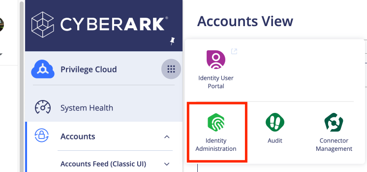 Captura de ecrã a mostrar uma secção do portal de identidade do CyberArk com a Administração de Identidade realçada.