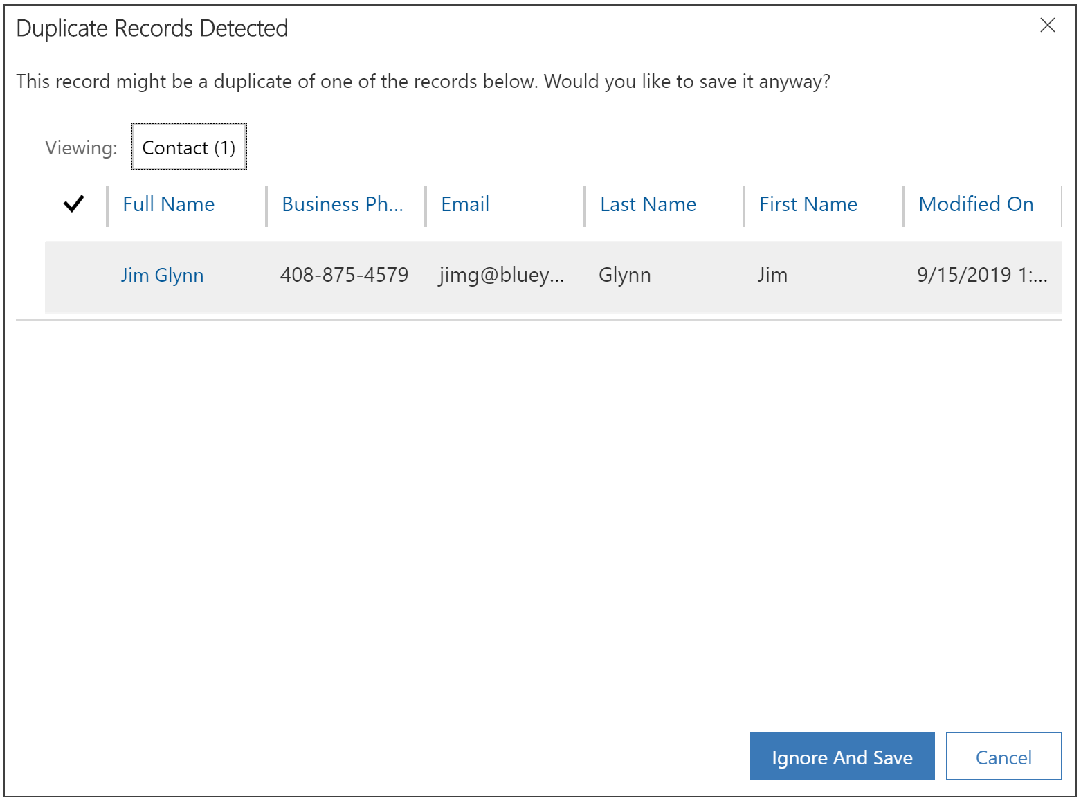 Registo de contacto duplicado detetado no Dynamics 365 Customer Engagement (on-premises).