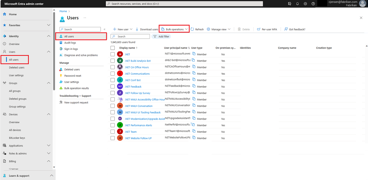 Captura de ecrã da página Utilizadores com a opção Eliminação em massa selecionada.