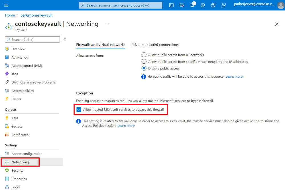 O Azure Key Vault página de rede com a funcionalidade Permitir que os serviços Microsoft fidedignos ignorem esta firewall ativada.