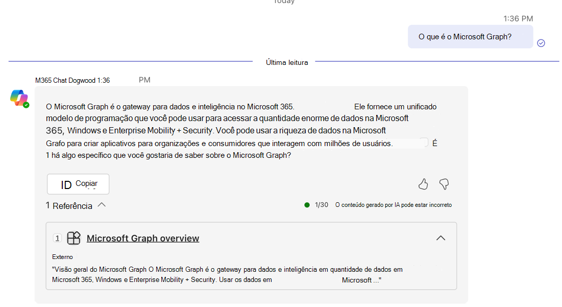 Captura de ecrã da primeira resposta de Microsoft 365 Copilot apresentada numa conversação no Microsoft Teams.