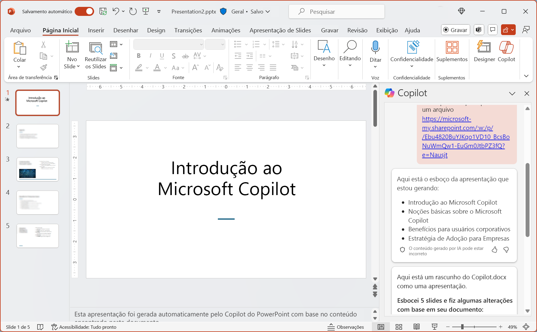 Screenshot do Microsoft Copilot para Microsoft 365 com um exemplo no PowerPoint.