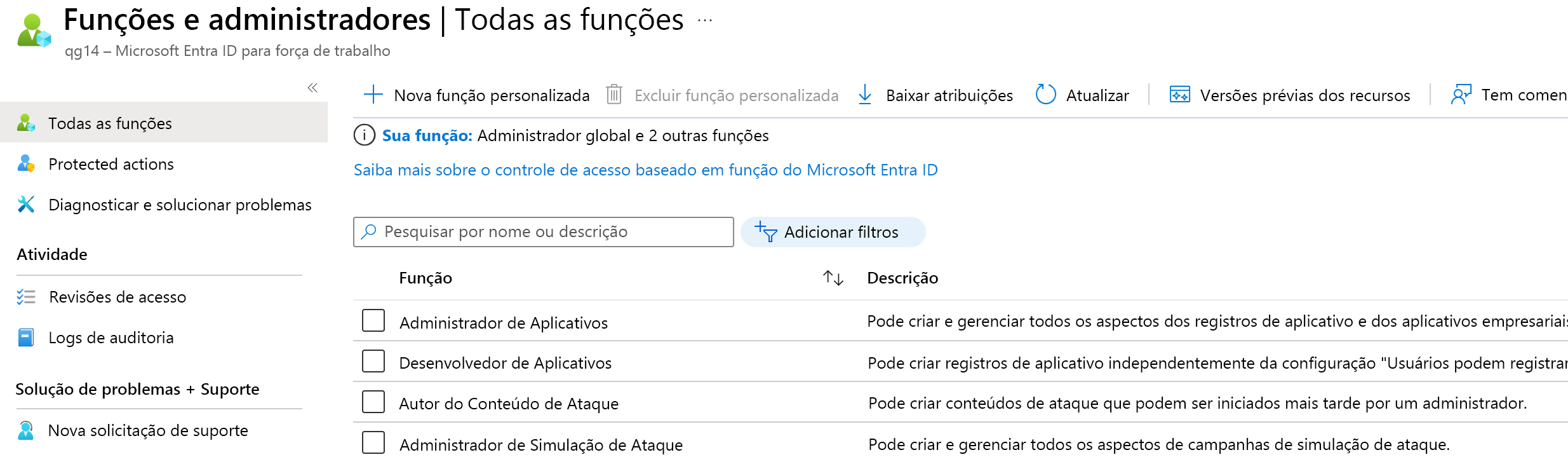 Captura de ecrã de Criar ou editar funções personalizadas a partir da página Funções e administradores.