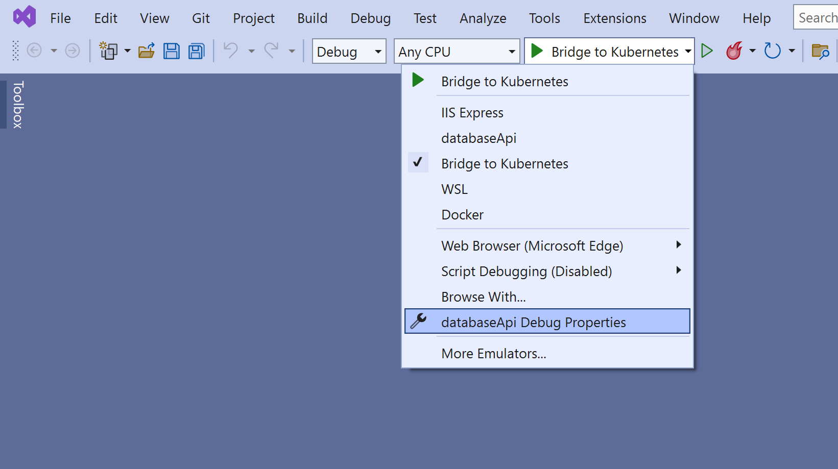 A captura de ecrã mostra o menu suspenso Bridge to Kubernetes.