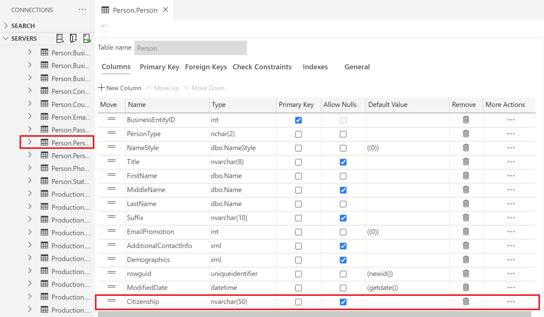 Снимок экрана: Azure Data Studio с изменениями, внесенными в таблицу в локальном подключении узла.