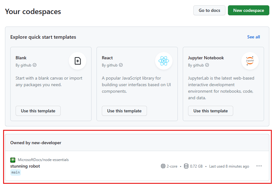 Снимок экрана: все запущенные пространства Codespace, включая их состояние и шаблоны.