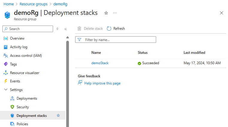 Skärmbild av en distributionsstack i Azure Portal.