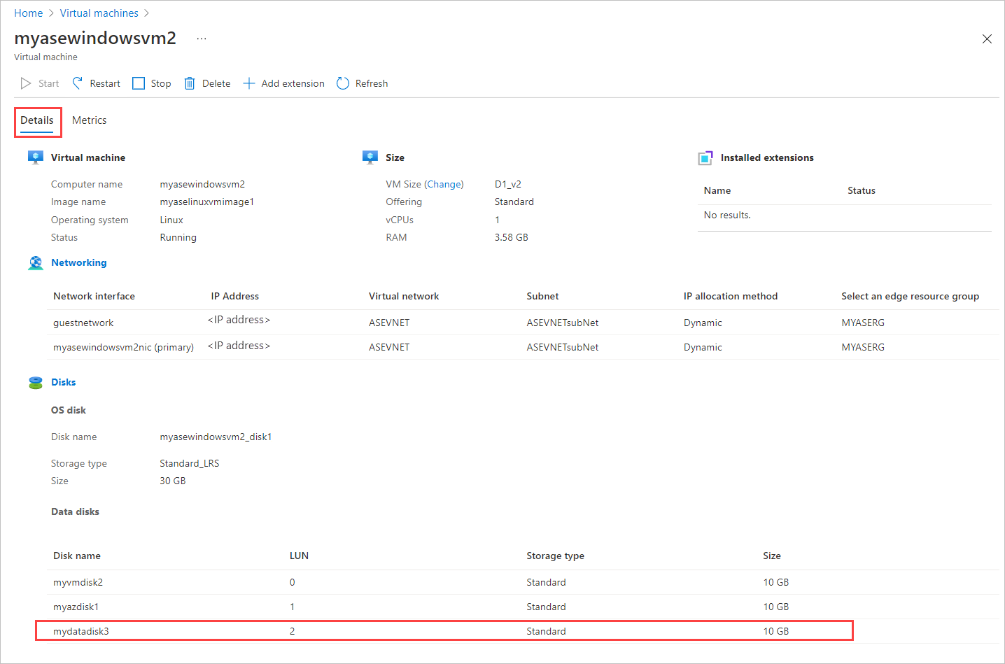 Skärmbild av fliken Information för en virtuell dator. En nyskapad virtuell datordisk är markerad i området Diskar.