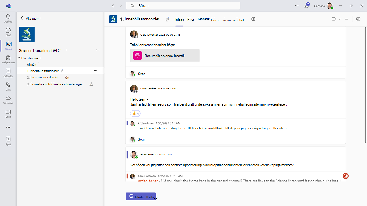 Skärmbild av konversationer om innehållsstandarder för läroplaner i en PLC-teamkanal i Microsoft Teams för utbildning.