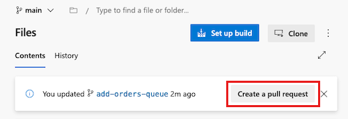 Skärmbild av Azure DevOps som visar lagringsplatsens fillista, inklusive en banderoll som erbjuder att skapa en pull-begäran.