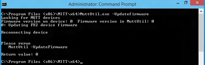 显示“管理员：命令提示符”中运行的“MuttUtil.exe -UpdateFirmware”命令的屏幕截图。