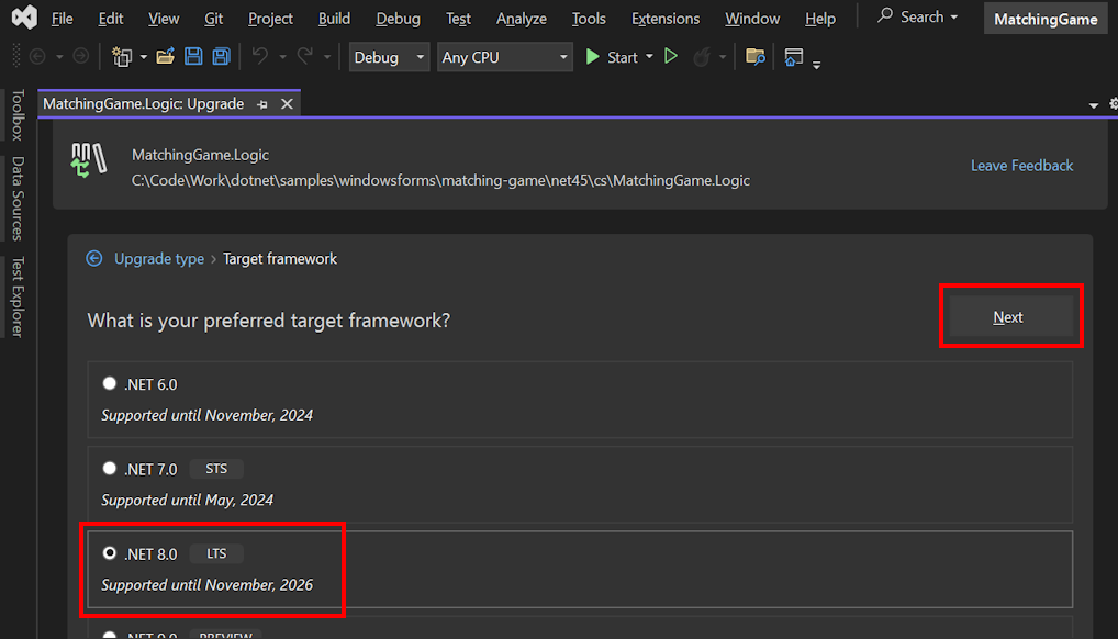 此螢幕擷取畫面顯示 .NET 升級小幫手。已開啟目標 Framework 提示，並強調顯示 .NET 8 和 [下一步] 按鈕。